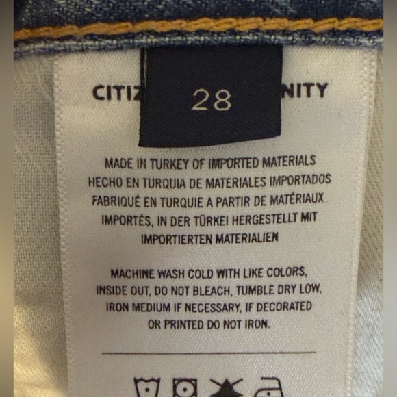 Citizens Of Humanity Women’s Lightly Distressed Emery Crop Denim Size 28 - Picture 8 of 10
